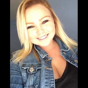 Meet your Posher, Devyn